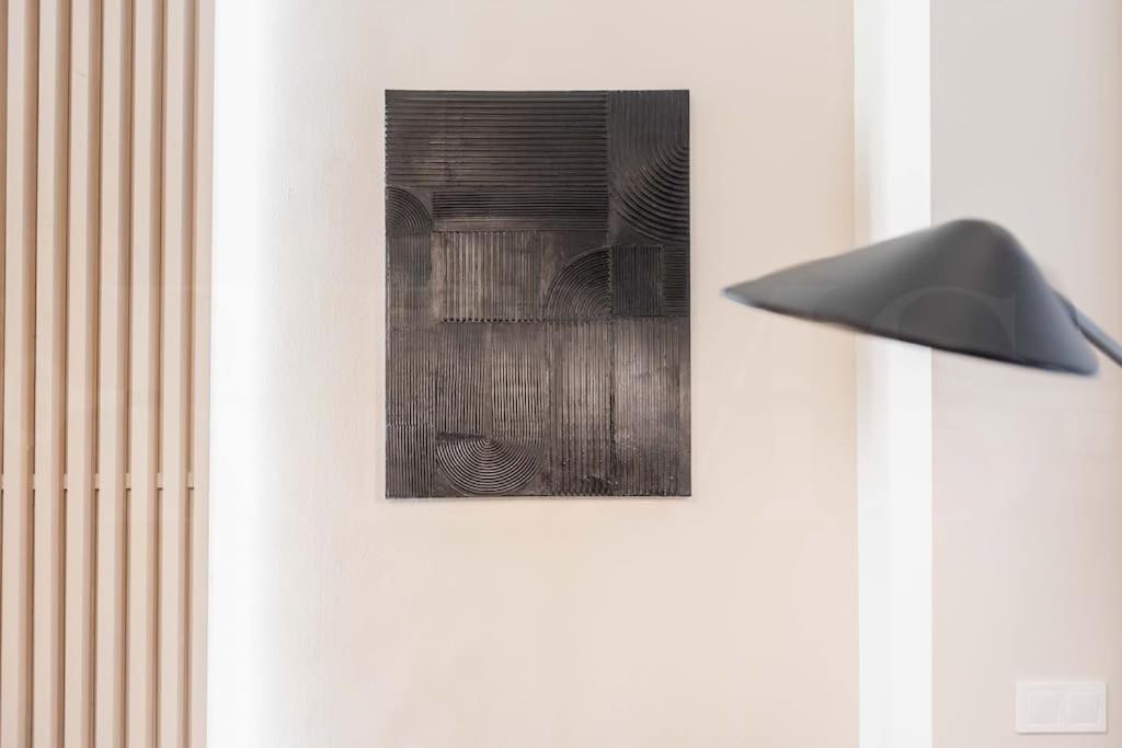 Contemporary Minimalist Apartment By Rems Μάλαγα Εξωτερικό φωτογραφία