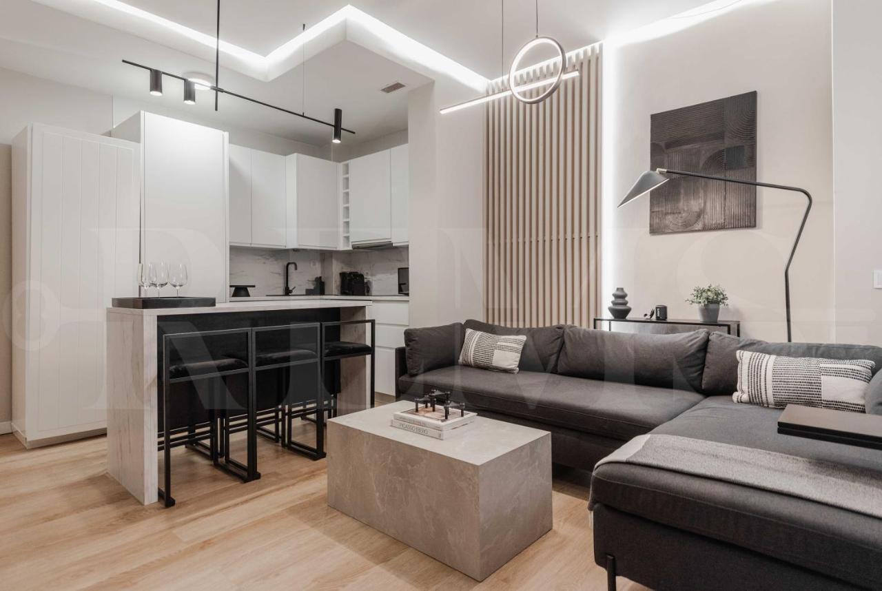 Contemporary Minimalist Apartment By Rems Μάλαγα Εξωτερικό φωτογραφία